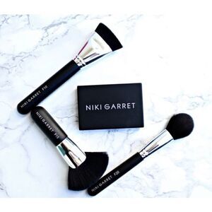 NIKI GARRETT - 🎉HP X 4🎉 NWT Limited Edition 3-Pc Contour:Highlighting Brushes